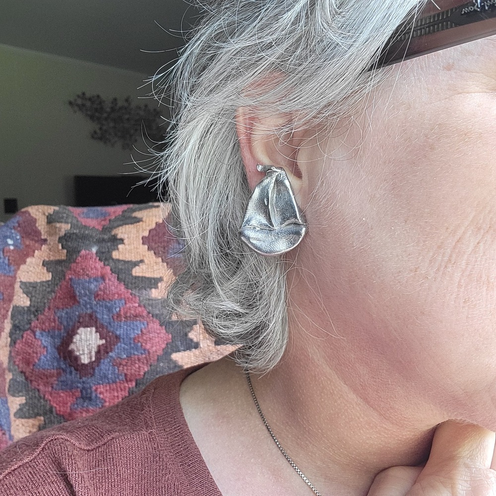 Vintage 1990s Sailboat Clip-On Earrings Silver Tone Modernist Nautical Statement - Picture 8 of 8